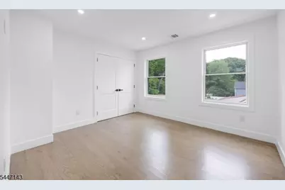 191 Washington Pl, Teaneck Township, NJ 07666 - Photo 25