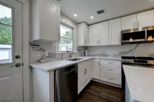 252 US Hwy 46, Independence Township, NJ 07840 - Photo 11