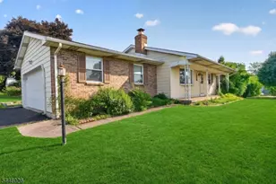 800 Baltimore St, Lopatcong Township, NJ 08865 - Photo 1