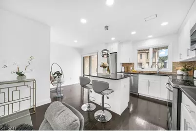 20 Veterans Way, Edgewater, NJ 07020 - Photo 7