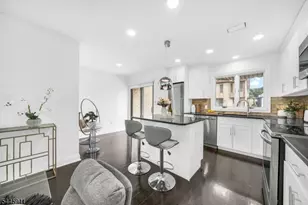 20 Veterans Way, Edgewater, NJ 07020 - Photo 7