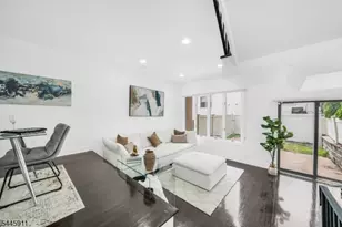 20 Veterans Way, Edgewater, NJ 07020 - Photo 3
