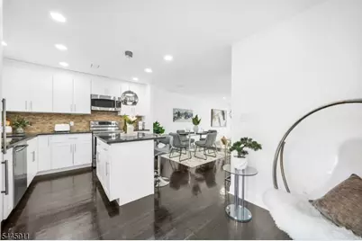20 Veterans Way, Edgewater, NJ 07020 - Photo 9