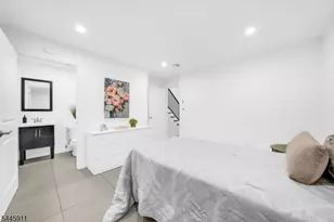 20 Veterans Way, Edgewater, NJ 07020 - Photo 13
