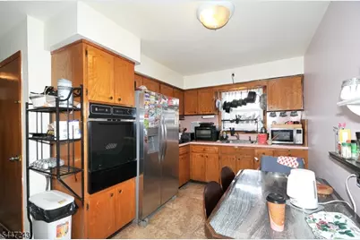 300 Kennedy Dr, Linden, NJ 07036 - Photo 5