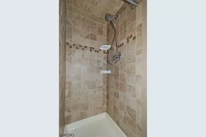 300 Kennedy Dr, Linden, NJ 07036 - Photo 27
