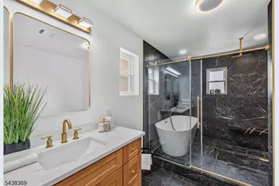 125 Cedarhurst Ave, Woodland Park, NJ 07424 - Photo 29