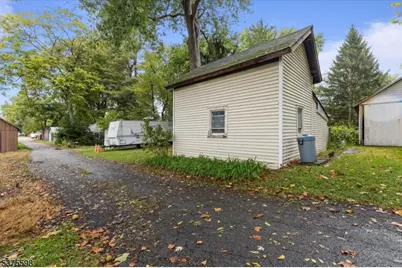 424 Hardwick St, Belvidere, NJ 07823 - Photo 25
