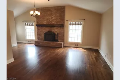 112 Brentwood Rd, Raritan, NJ 08869 - Photo 5