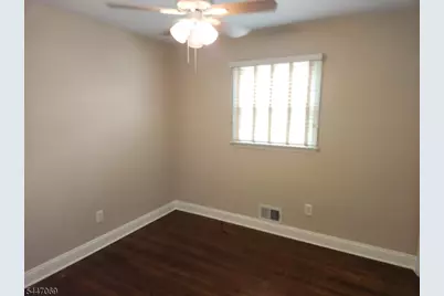 112 Brentwood Rd, Raritan, NJ 08869 - Photo 13
