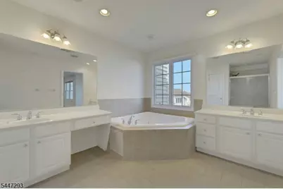 68 Independence Trl, Totowa, NJ 07512 - Photo 13