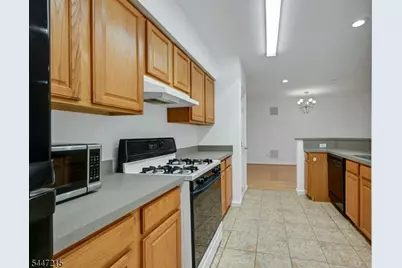 189 Forest Ave #213, Paramus, NJ 07652 - Photo 7