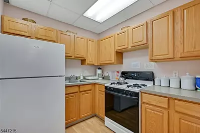 189 Forest Ave #213, Paramus, NJ 07652 - Photo 13