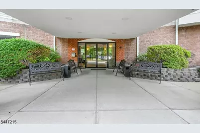 189 Forest Ave #213, Paramus, NJ 07652 - Photo 3