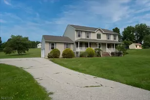 9 Carriage Ln, Hardyston Township, NJ 07419 - Photo 3