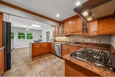 28 Brookside Pl, Livingston, NJ 07039 - Photo 9