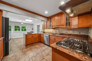 28 Brookside Pl, Livingston, NJ 07039 - Photo 9