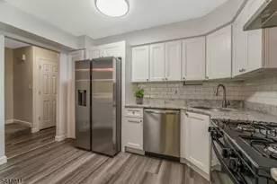 3 Chelsea Cir, Raritan Township, NJ 08822 - Photo 3