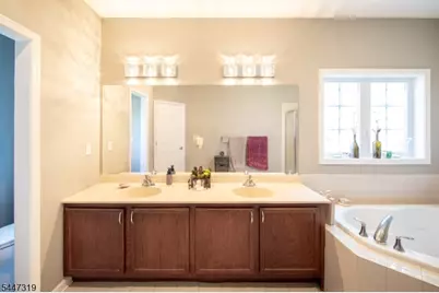26 Bluffs Ct, Hamburg, NJ 07419 - Photo 21