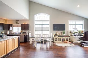 26 Bluffs Ct, Hamburg, NJ 07419 - Photo 13