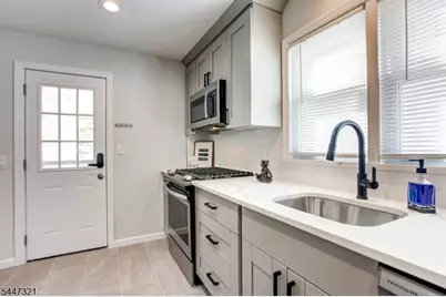 635 N 9th St  First Floor #1, Newark, NJ 07107 - Photo 3