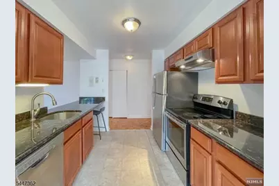 135-167 S Maple Ave #143B, Ridgewood, NJ 07450 - Photo 3