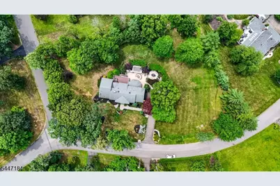 10 Berkshire Dr, Warren Township, NJ 07059 - Photo 3