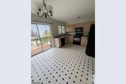 304 Mercer Ct #304, Independence Township, NJ 07840 - Photo 5