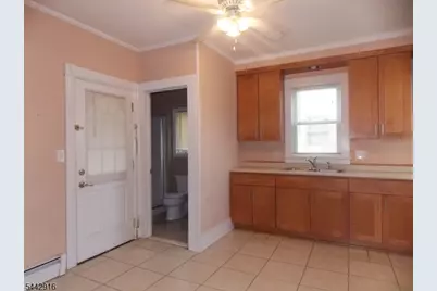 43 E Somerset St, Raritan, NJ 08869 - Photo 7