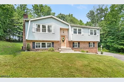 18 Smith Rd, Wantage, NJ 07461 - Photo 1
