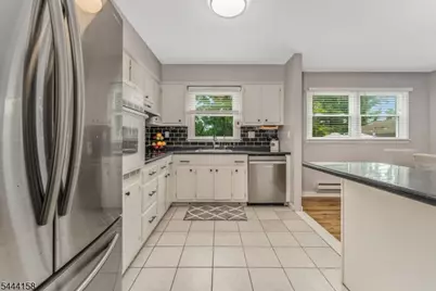 2 Vivian Plz, Andover Township, NJ 07860 - Photo 7