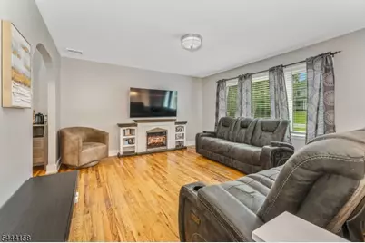2 Vivian Plz, Andover Township, NJ 07860 - Photo 3