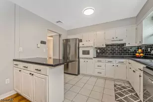 2 Vivian Plaza, Andover Township, NJ 07860 - Photo 9