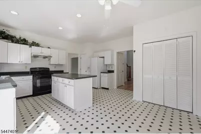 151 Brandon Ct, Branchburg Township, NJ 08853 - Photo 11