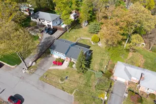 18 Hillcrest Dr, Bloomingdale, NJ 07403 - Photo 29