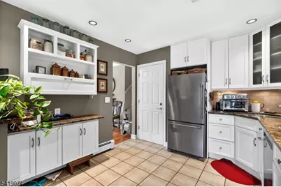 18 Hillcrest Dr, Bloomingdale, NJ 07403 - Photo 21