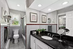 18 Hillcrest Dr, Bloomingdale, NJ 07403 - Photo 19