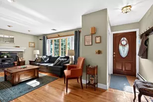 18 Hillcrest Dr, Bloomingdale, NJ 07403 - Photo 5