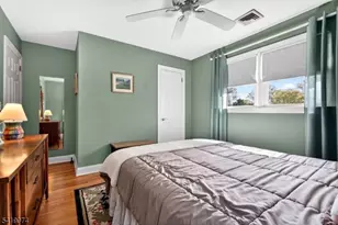 18 Hillcrest Dr, Bloomingdale, NJ 07403 - Photo 21