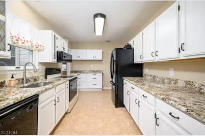 65 Wilson Rd, Franklin Township, NJ 08873 - Photo 9