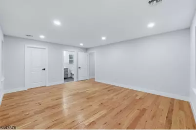 219 S Burnett St, East Orange, NJ 07018 - Photo 13