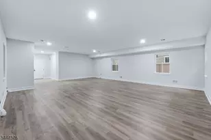 219 S Burnett St, East Orange, NJ 07018 - Photo 37
