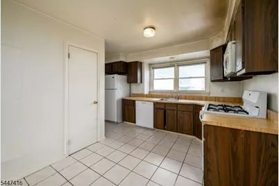906 Robin Rd, Hillsborough Township, NJ 08844 - Photo 3