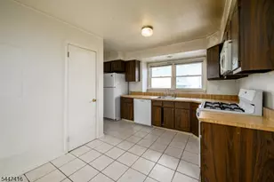 906 Robin Rd, Hillsborough Township, NJ 08844 - Photo 3