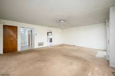 906 Robin Rd, Hillsborough Township, NJ 08844 - Photo 5