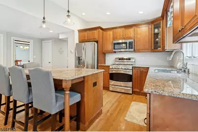 2640 Crest Ln, Scotch Plains Township, NJ 07076 - Photo 17
