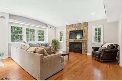2640 Crest Ln, Scotch Plains Township, NJ 07076 - Photo 15