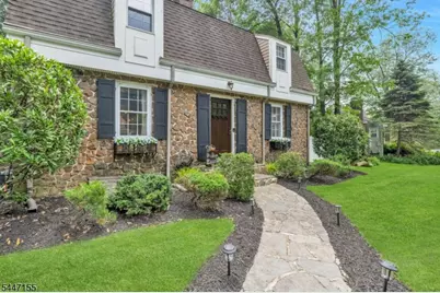 2640 Crest Ln, Scotch Plains Township, NJ 07076 - Photo 3