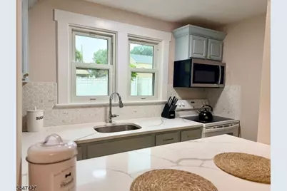 41 Hillside Ave, Dover, NJ 07801 - Photo 9