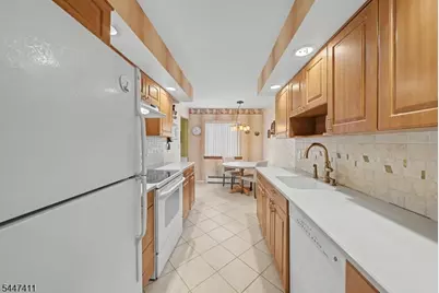 20 Foxwood Dr, Morris Plains, NJ 07950 - Photo 3